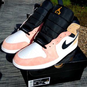 Air Jordan 1 Mid SE 'Flight Club'